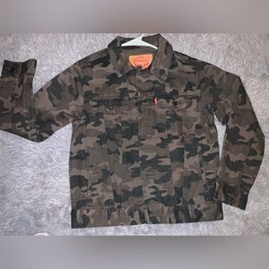 Boys Size 10-12 Levi jean jacket.